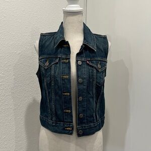 Levi’s Cropped Jean Denim Vest